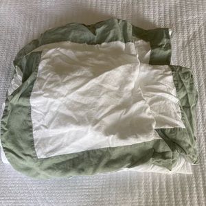 Williams Sonoma Home Queen White Linen Duvet Sage Border